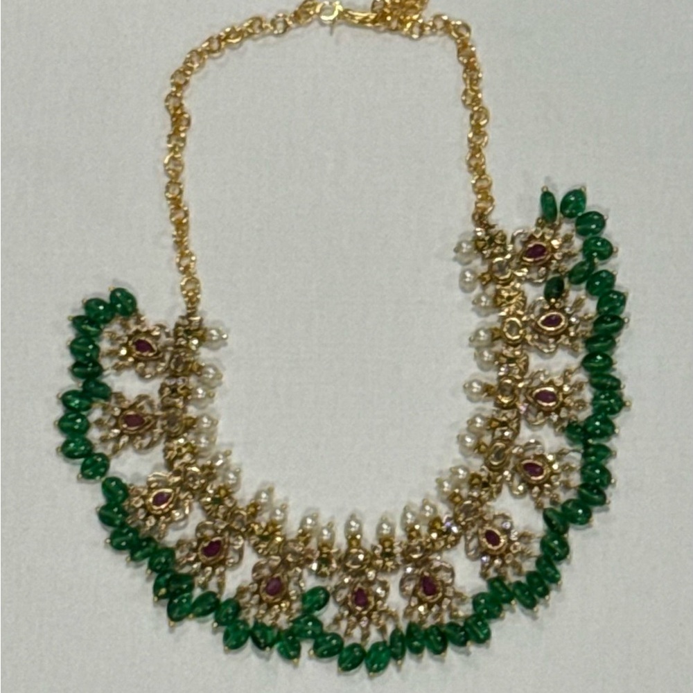 Elegant Gold and Green Necklace